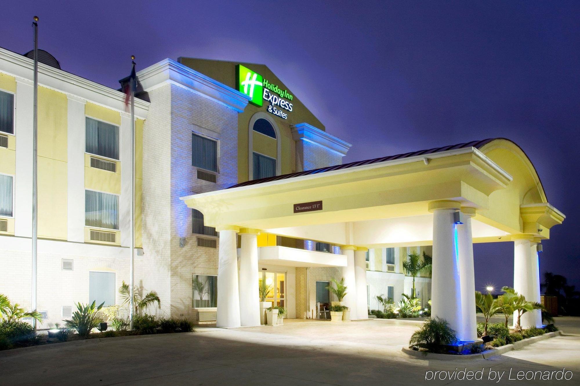 Holiday Inn Express Hotel And Suites Falfurrias Kültér fotó