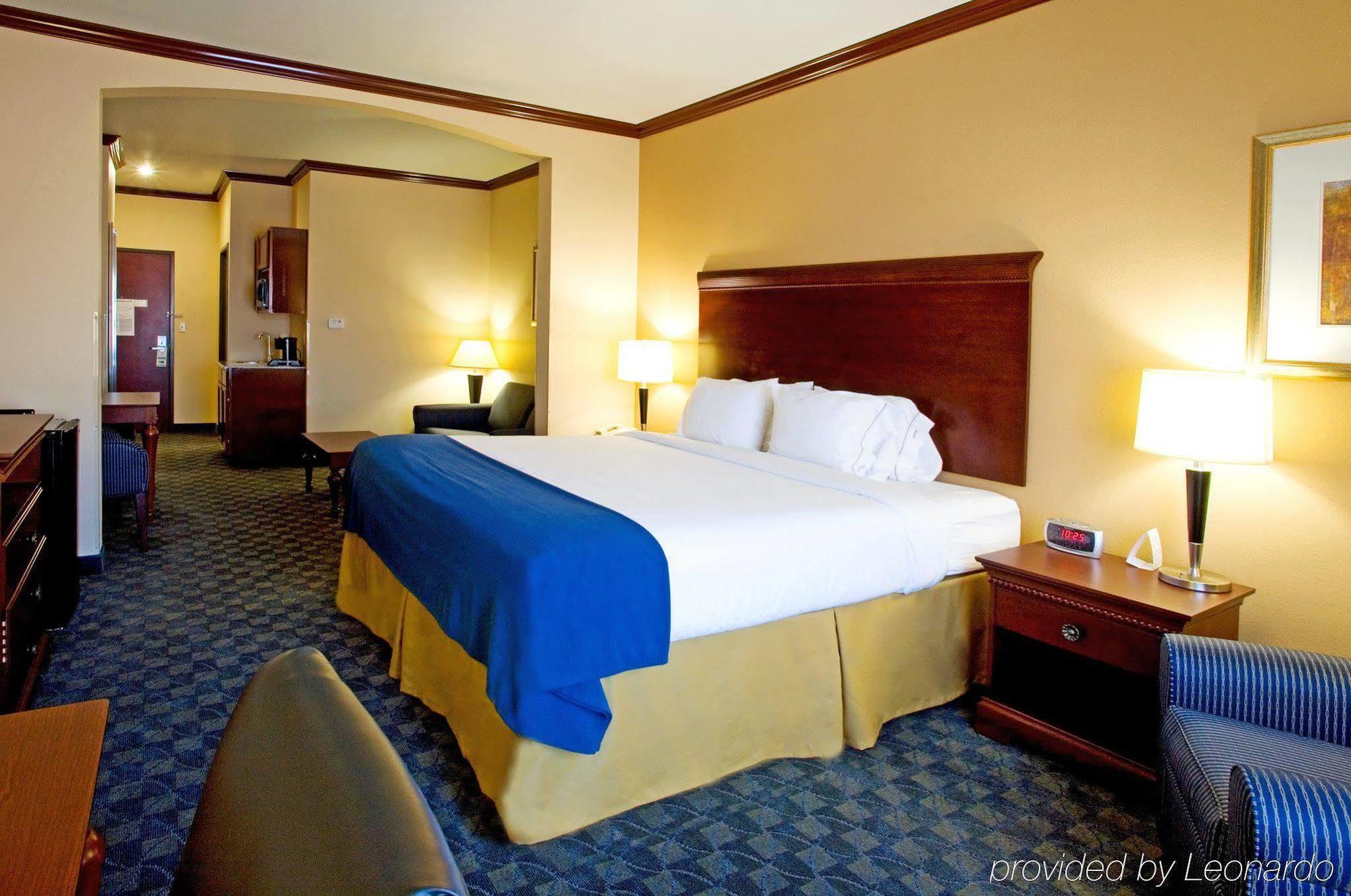Holiday Inn Express Hotel And Suites Falfurrias Szoba fotó
