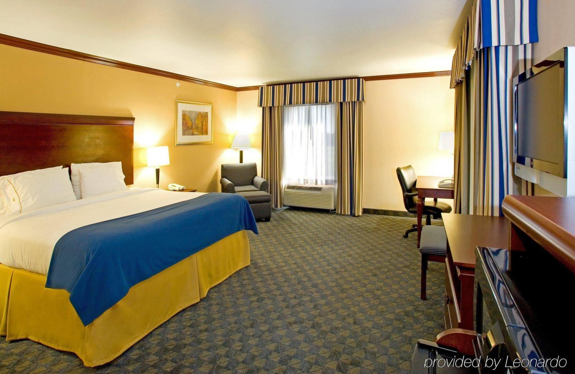 Holiday Inn Express Hotel And Suites Falfurrias Kültér fotó