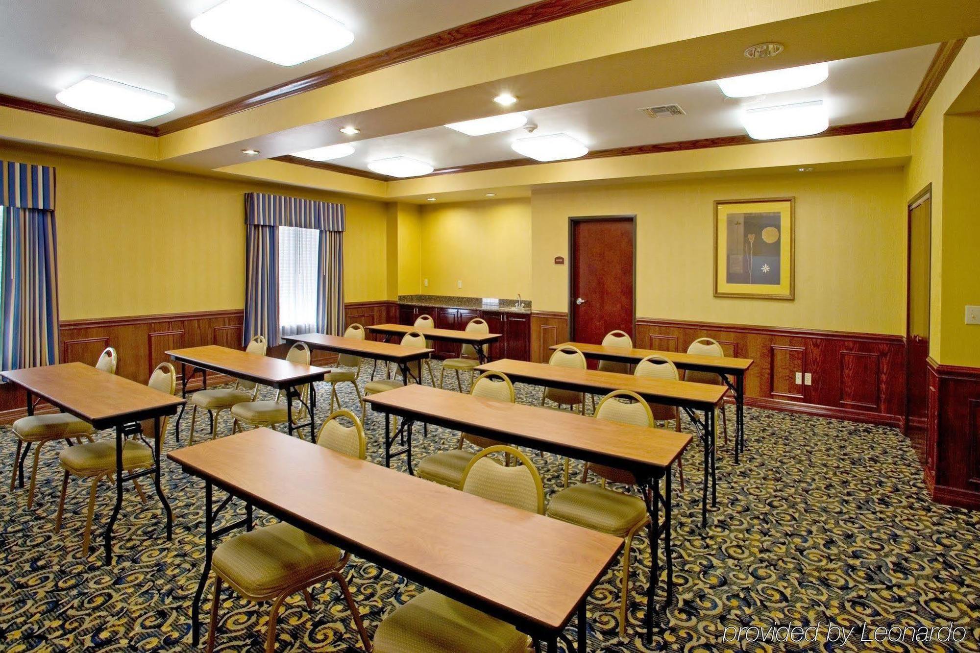 Holiday Inn Express Hotel And Suites Falfurrias Kültér fotó