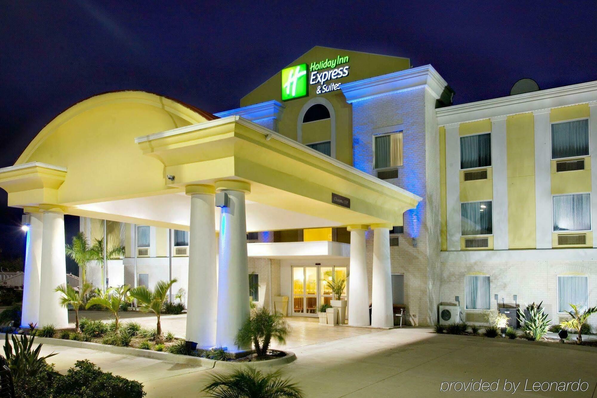 Holiday Inn Express Hotel And Suites Falfurrias Kültér fotó