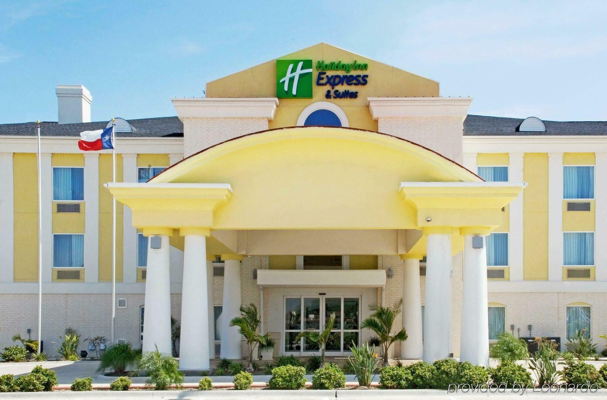 Holiday Inn Express Hotel And Suites Falfurrias Kültér fotó